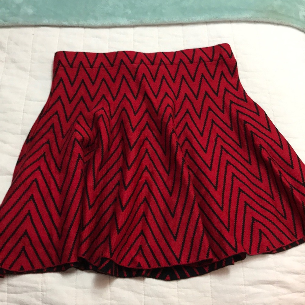 Red and black printed mini skater skirt